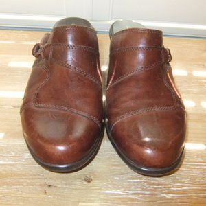 Womens Clarks Brown Leather Slip on Mules Shoes 8M